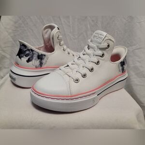 Skechers Slip on Snoop Dog White and Pink Sneakers